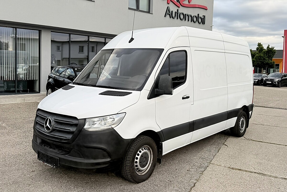 Mercedes-Benz Sprinter Front 211 CDI 3,0t / 3.924 mm