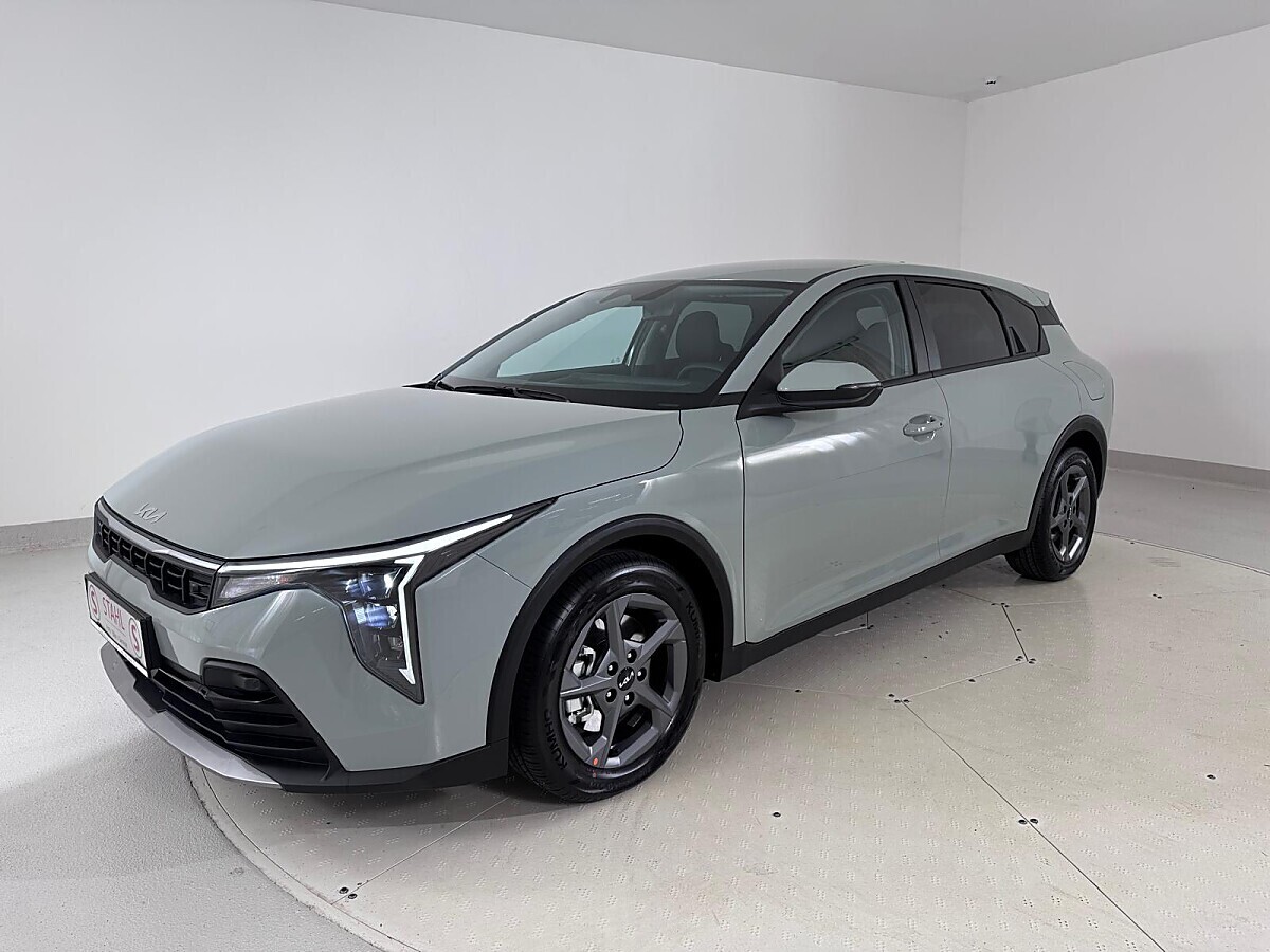 Kia K4 Hatchback Silber