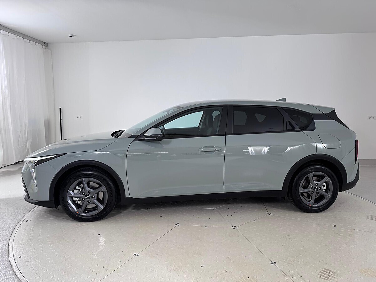 Kia K4 Hatchback Silber