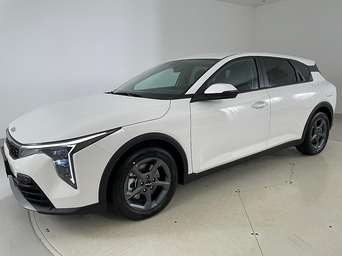 Kia K4 Hatchback Silber