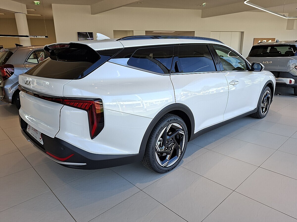 Kia K4 Sportswagon Gold