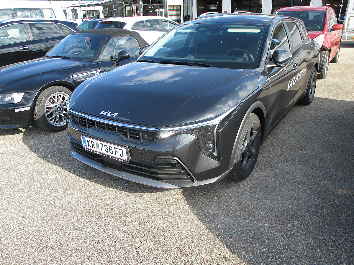 Kia K4 Hatchback Silber