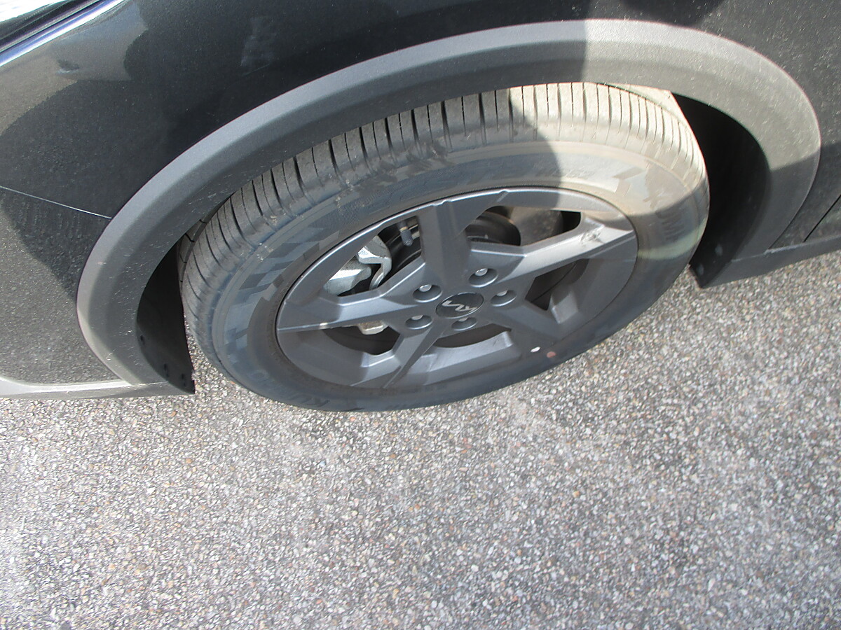 Kia K4 Hatchback Silber