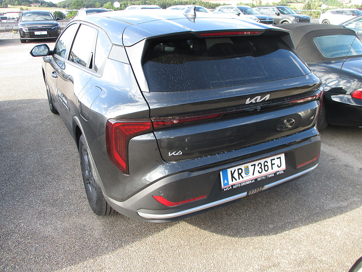 Kia K4 Hatchback Silber