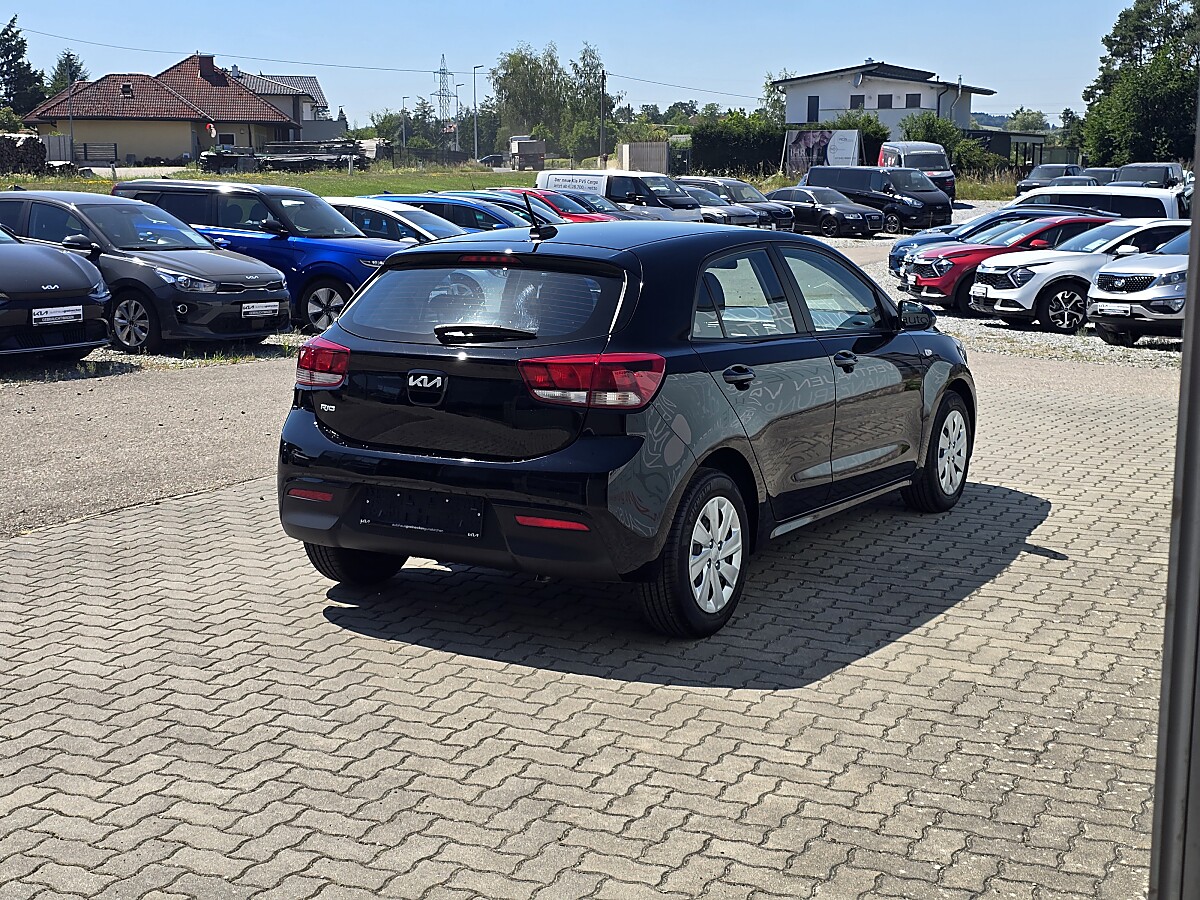 Kia Rio Titan
