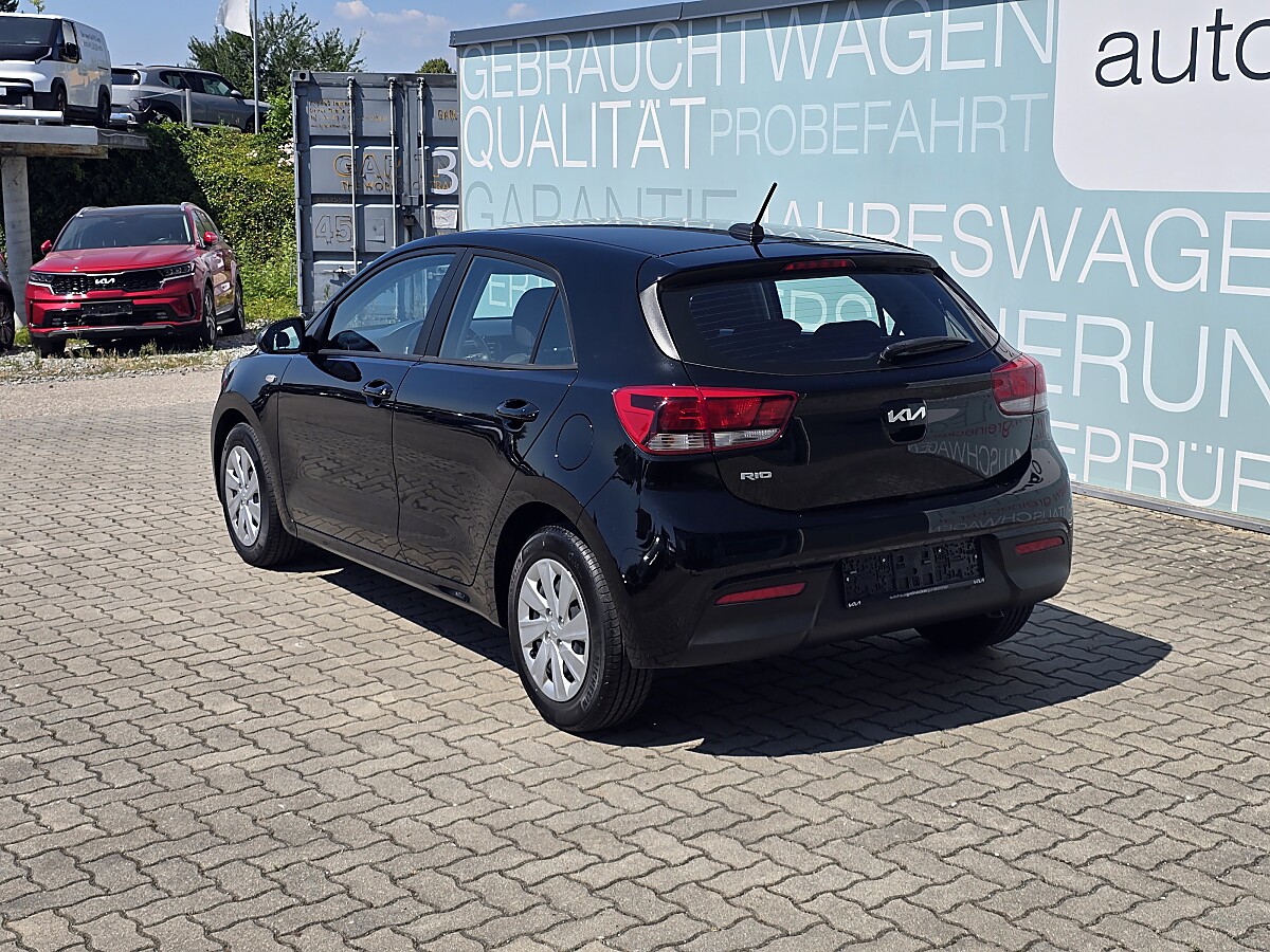 Kia Rio Titan