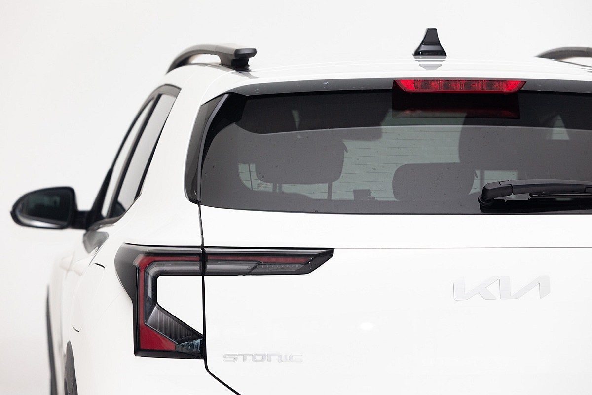 Kia Stonic PE Silber