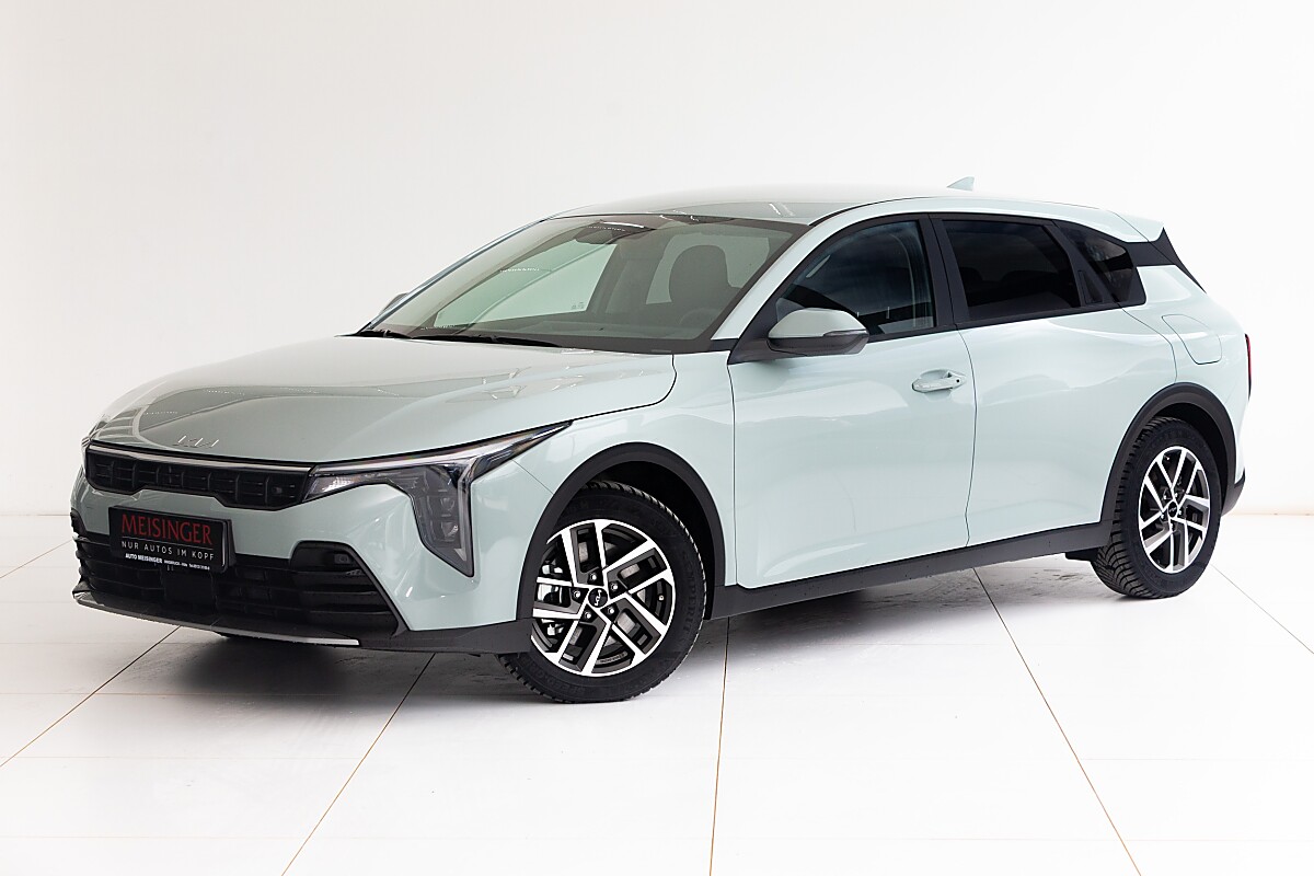Kia K4 Hatchback Silber