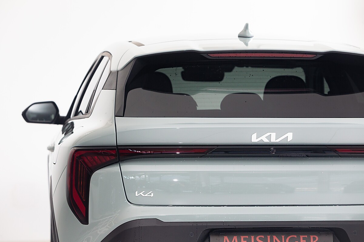Kia K4 Hatchback Silber