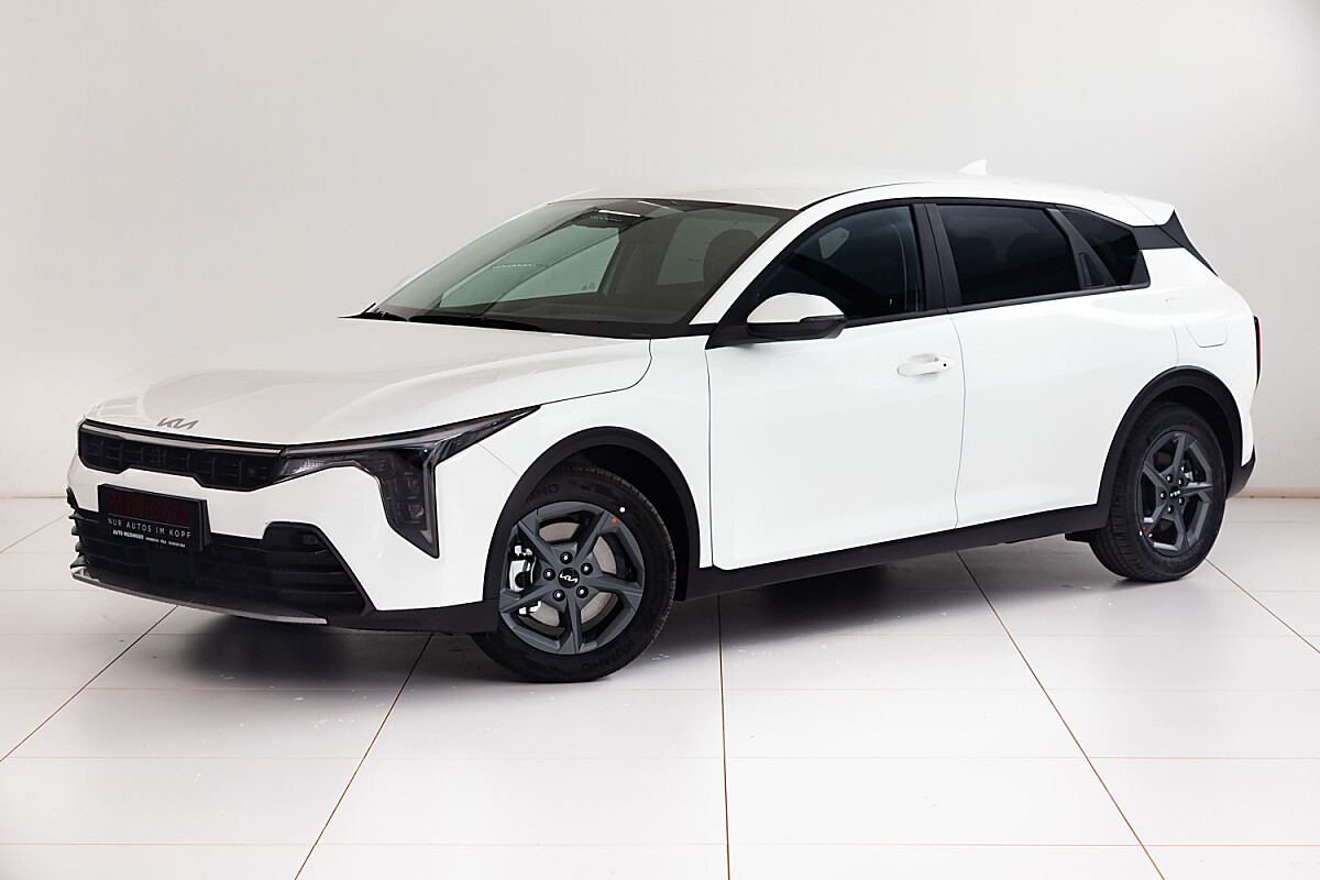 Kia K4 Hatchback Silber