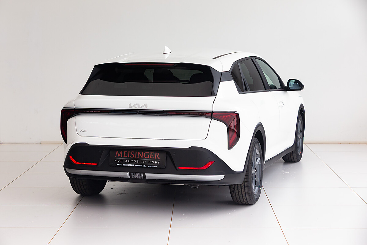 Kia K4 Hatchback Silber