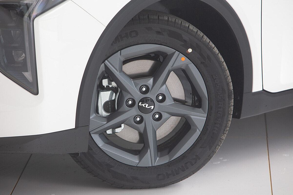 Kia K4 Hatchback Silber