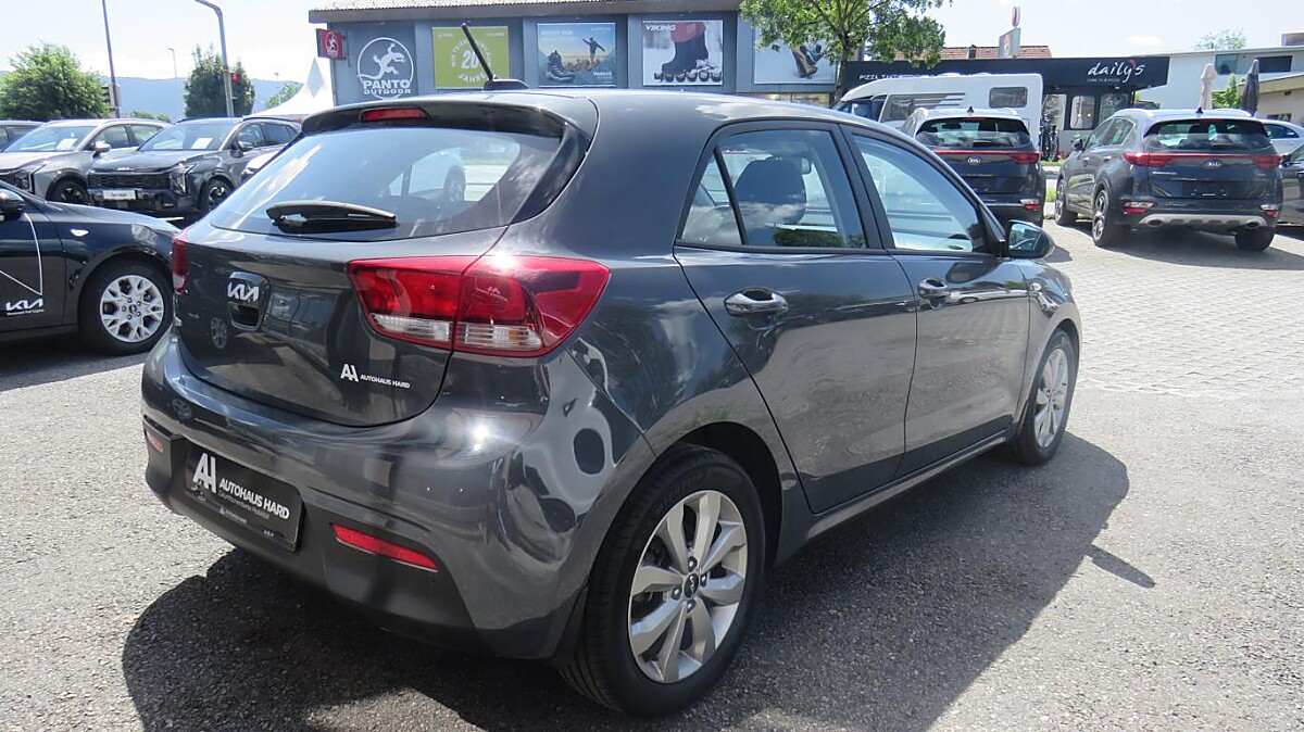 Kia Rio Silber