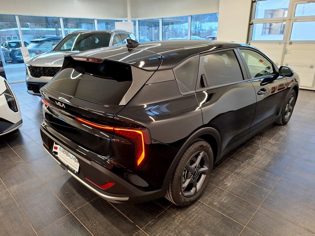Kia K4 Hatchback Silber