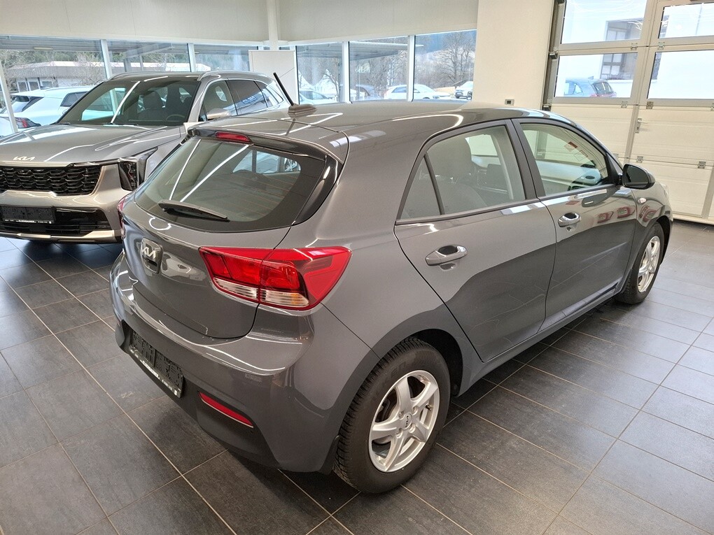 Kia Rio Silber