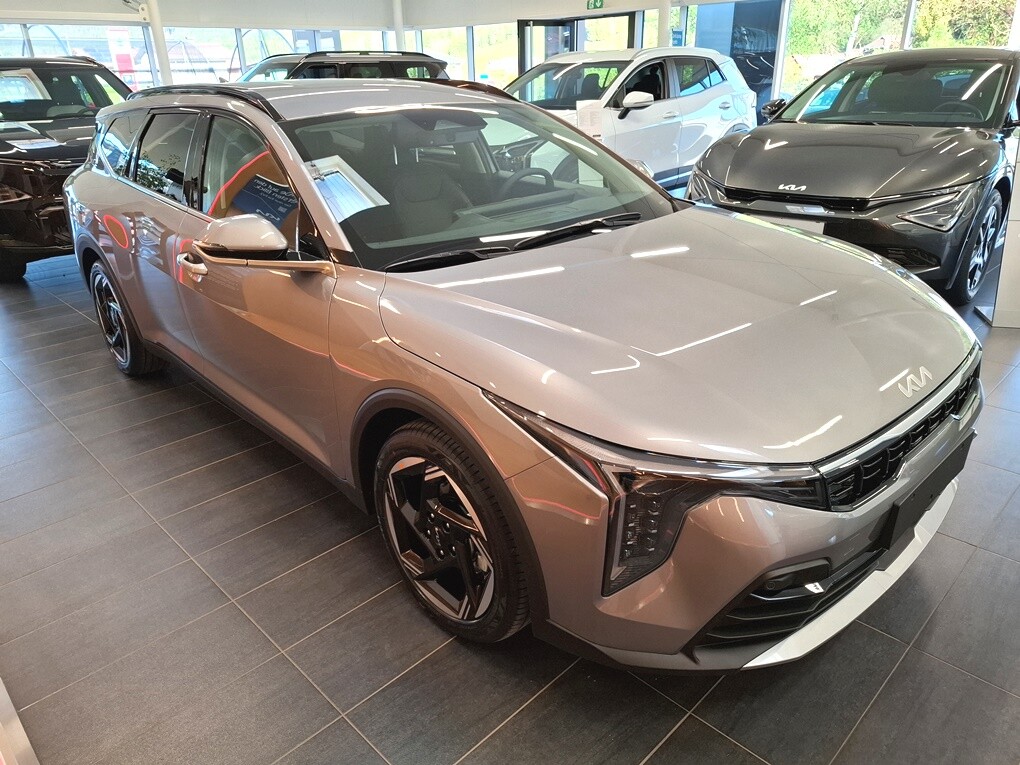 Kia K4 Sportswagon Gold