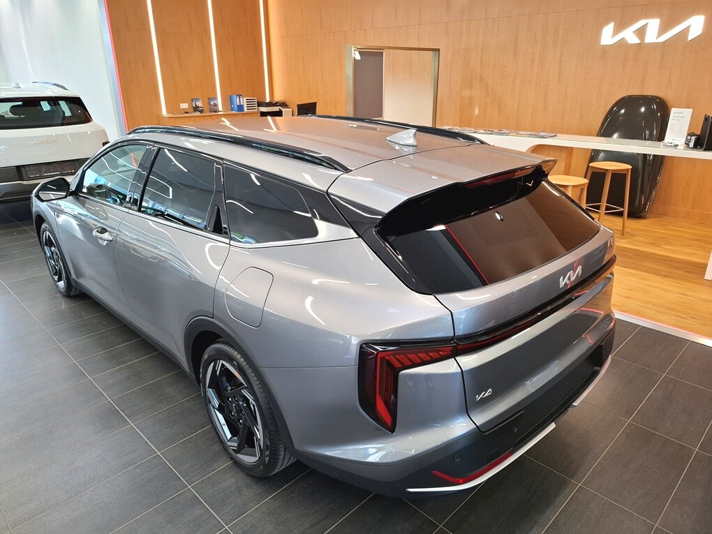 Kia K4 Sportswagon Gold